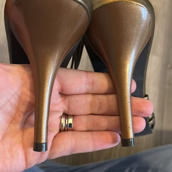 NWT STEVE MADDEN BRONZE WOVEN STRAPPY HEELED SANDALS SIZE 8 - Picture 5 of 7